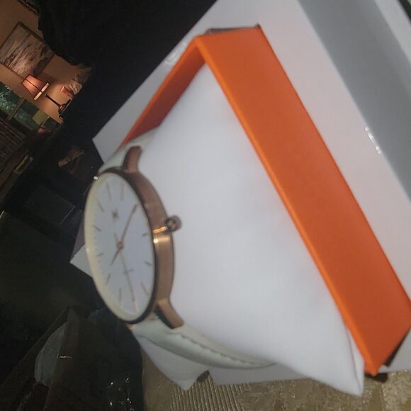 New Ladies Movado Watch White Dial & leather strap 07101382 in Box w paperwork main image 4